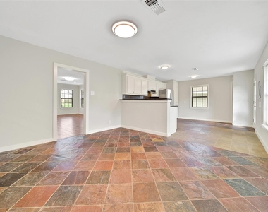 3315 S Braeswood Boulevard - Photo Thumbnail 12