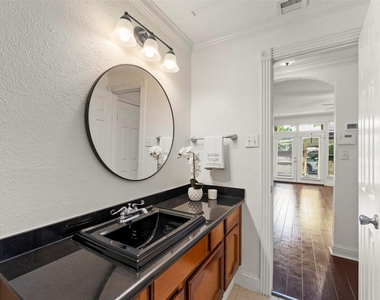1881 Bering Drive - Photo Thumbnail 15
