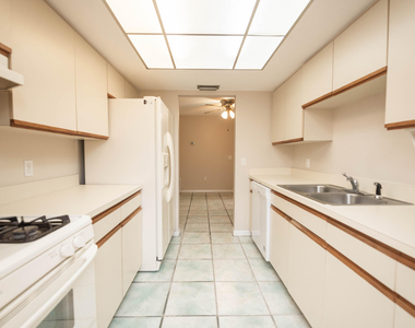 47 Bogart Place - Photo Thumbnail 7