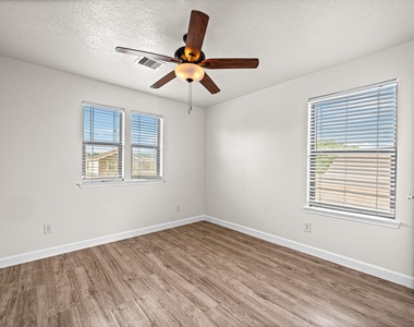15623 Harris Canyon Lane - Photo Thumbnail 32