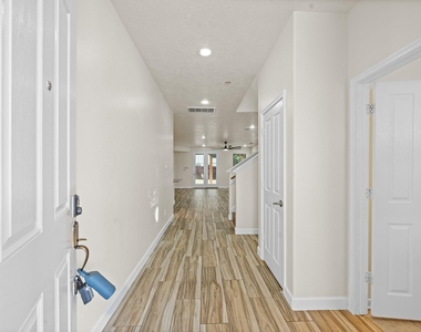 15623 Harris Canyon Lane - Photo Thumbnail 4