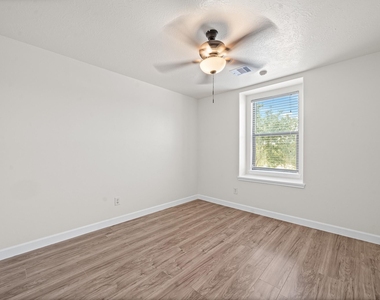 15623 Harris Canyon Lane - Photo Thumbnail 34