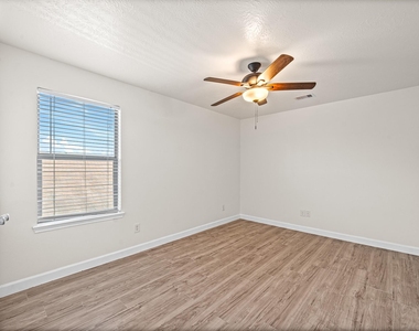 15623 Harris Canyon Lane - Photo Thumbnail 29