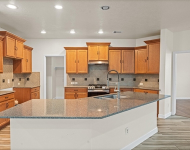 15623 Harris Canyon Lane - Photo Thumbnail 13