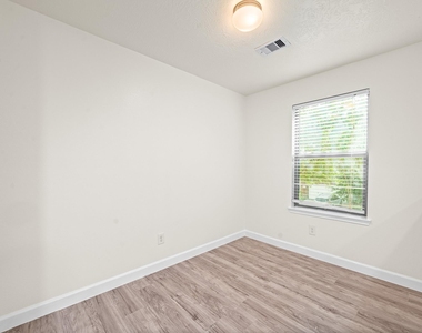 15623 Harris Canyon Lane - Photo Thumbnail 20