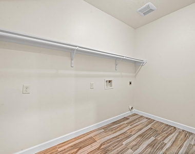 15623 Harris Canyon Lane - Photo Thumbnail 16