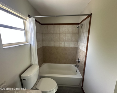 1424 Croftwood Drive - Photo Thumbnail 12