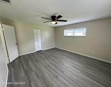 1424 Croftwood Drive - Photo Thumbnail 9