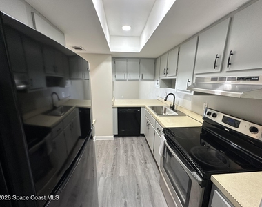 1424 Croftwood Drive - Photo Thumbnail 5