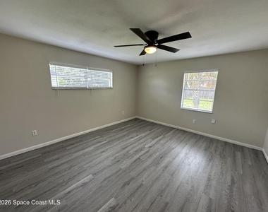 1424 Croftwood Drive - Photo Thumbnail 8