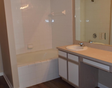 458 Fitzsimmons Street Sw - Photo Thumbnail 8