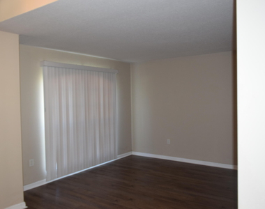 458 Fitzsimmons Street Sw - Photo Thumbnail 9