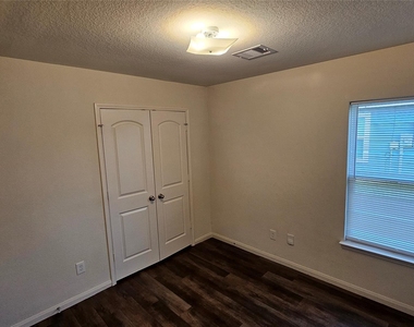 24053 Wilde Drive - Photo Thumbnail 10