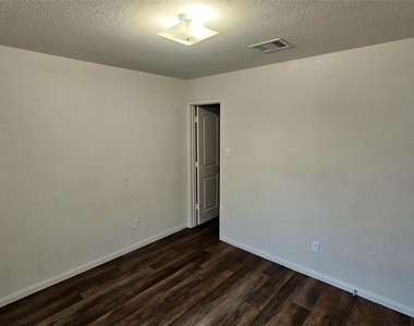 24053 Wilde Drive - Photo Thumbnail 14