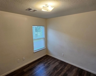 24053 Wilde Drive - Photo Thumbnail 13