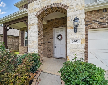 3902 Palmer Meadow Court - Photo Thumbnail 2