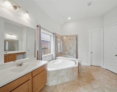 3902 Palmer Meadow Court - Photo Thumbnail 19