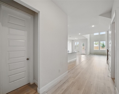3902 Palmer Meadow Court - Photo Thumbnail 7