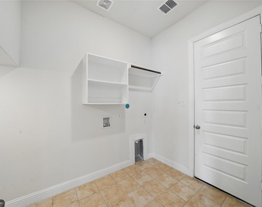 3902 Palmer Meadow Court - Photo Thumbnail 9