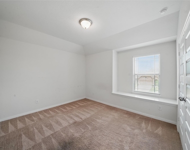 3902 Palmer Meadow Court - Photo Thumbnail 35