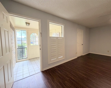 2535 Planters Row - Photo Thumbnail 2