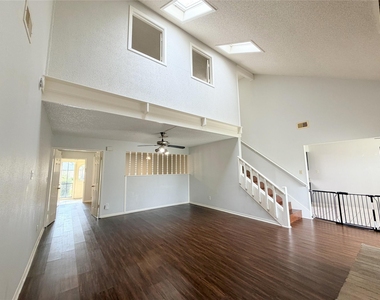 2535 Planters Row - Photo Thumbnail 6