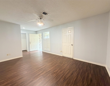 2535 Planters Row - Photo Thumbnail 3