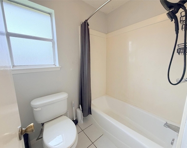 2535 Planters Row - Photo Thumbnail 15