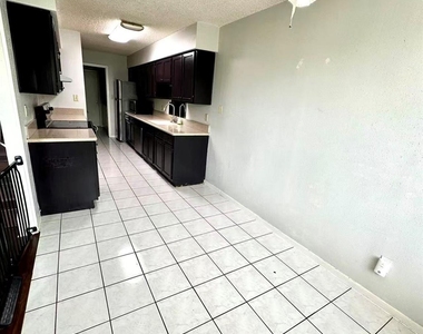 2535 Planters Row - Photo Thumbnail 9