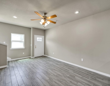 11756 White Cedar Street - Photo Thumbnail 16