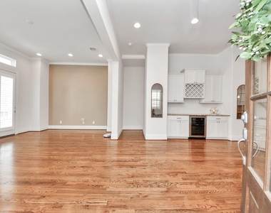 2606 Madeline Grove Drive - Photo Thumbnail 4