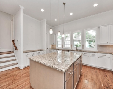 2606 Madeline Grove Drive - Photo Thumbnail 16
