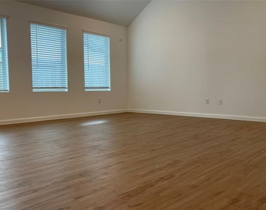 2706 Lemonwood Lane - Photo Thumbnail 7
