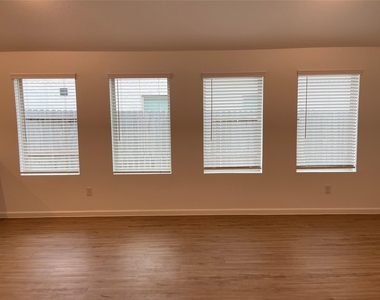 2706 Lemonwood Lane - Photo Thumbnail 8