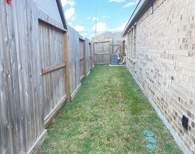 2706 Lemonwood Lane - Photo Thumbnail 36