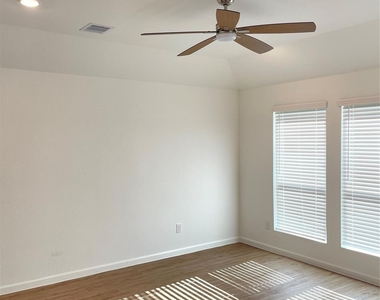2706 Lemonwood Lane - Photo Thumbnail 20
