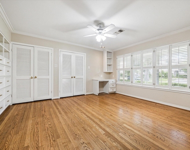 5505 Holly Springs Drive - Photo Thumbnail 11