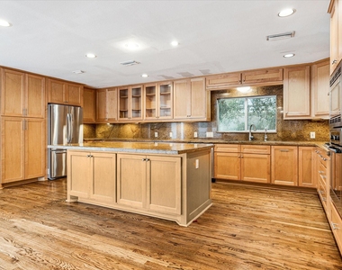 5505 Holly Springs Drive - Photo Thumbnail 6