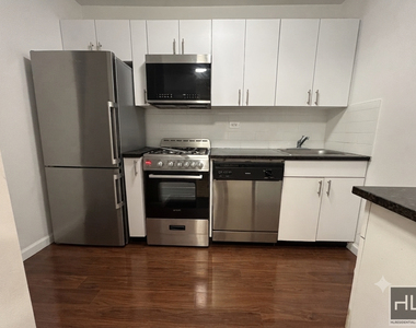 E 82 St - Photo Thumbnail 1