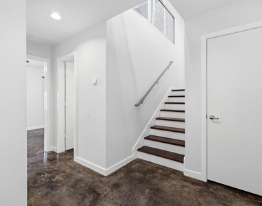 2934 Commerce Street - Photo Thumbnail 27