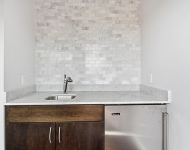 2934 Commerce Street - Photo Thumbnail 2