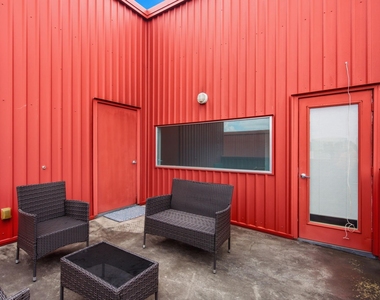 2934 Commerce Street - Photo Thumbnail 4