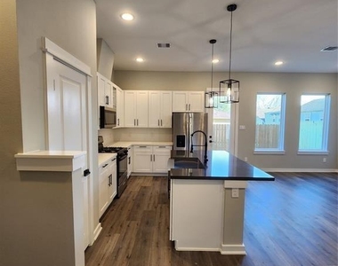 6714 Parker Grove Lane - Photo Thumbnail 11