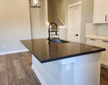 6714 Parker Grove Lane - Photo Thumbnail 8