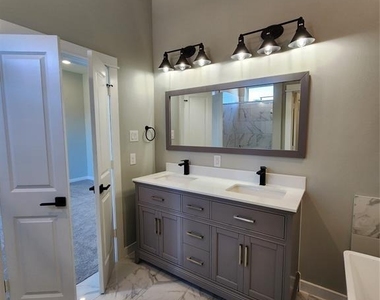 6714 Parker Grove Lane - Photo Thumbnail 19