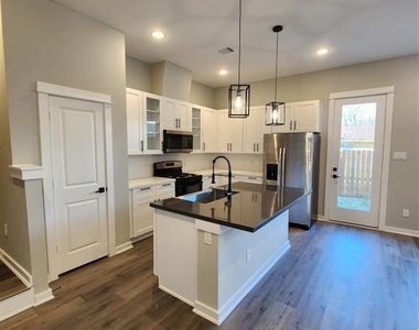 6714 Parker Grove Lane - Photo Thumbnail 10