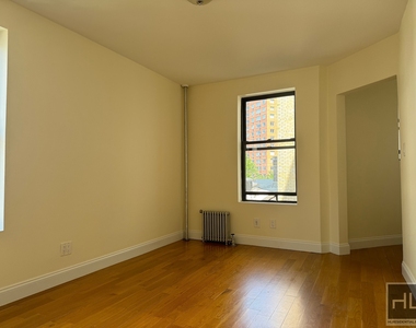 West 11th Street - Photo Thumbnail 1