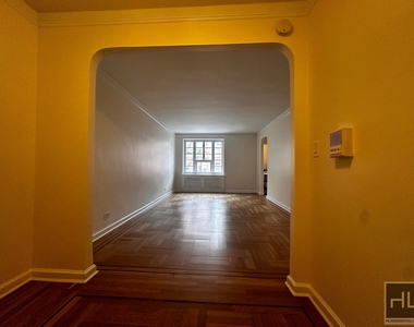 Jane St - Photo Thumbnail 2