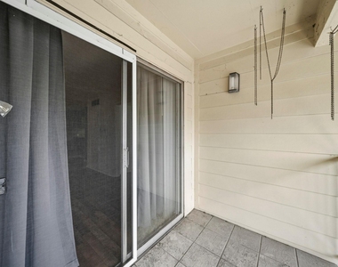 3131 Cummins Street - Photo Thumbnail 18