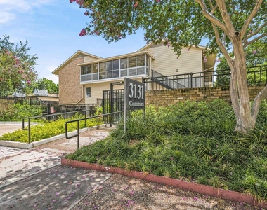 3131 Cummins Street - Photo Thumbnail 2